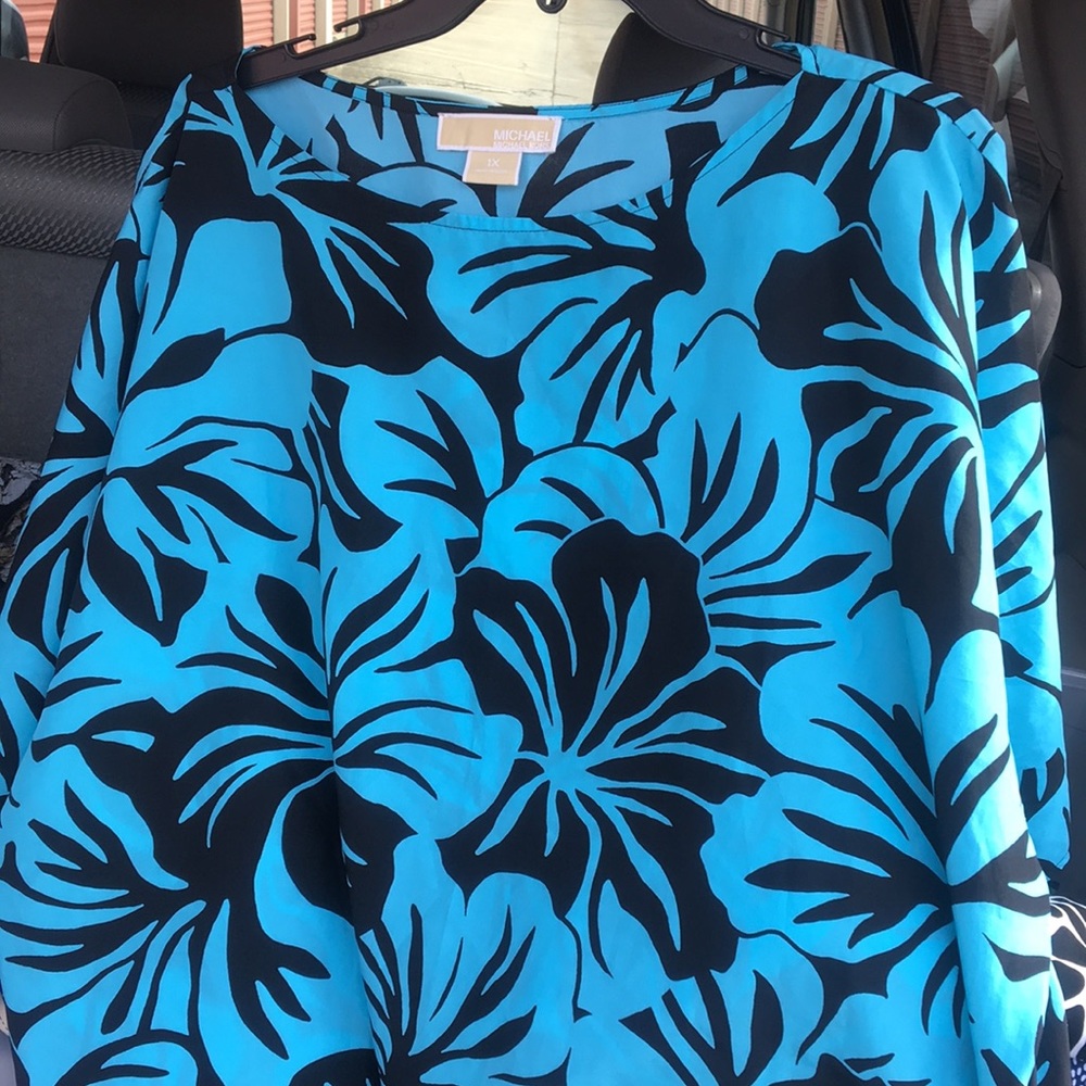 Michael Kors top turquoise and black